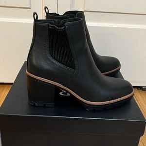 Black Naturalizer Madelynn Gore bootie